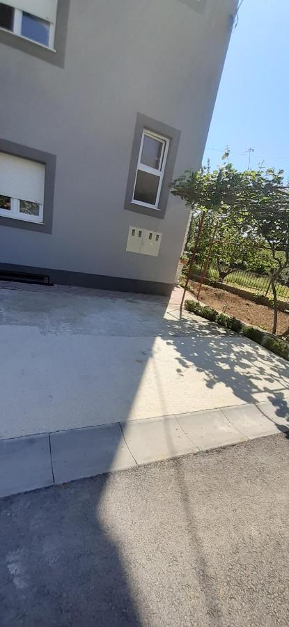 Quiet Comfortable Quo Vadis Apartman Kastela